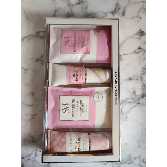 Smoke & Mirrors Moisturizing Spa Set With Very Strawberry & Rose Tea - Picture 3 of 4